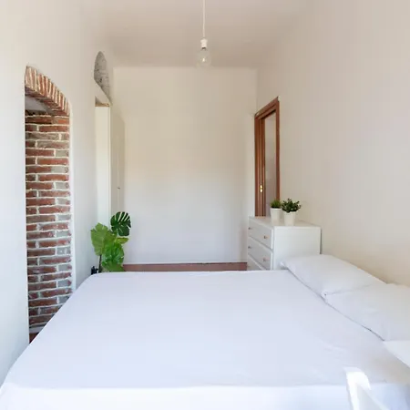Cozy & Happy Flat In Downtown ミラノ