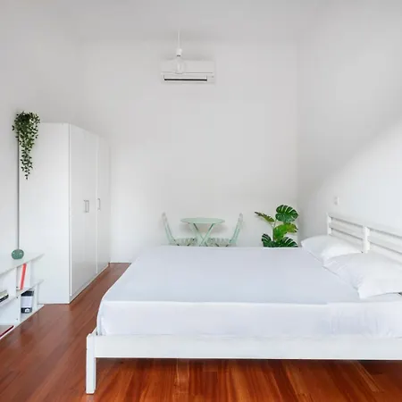 New! Lovely & Friendly In Center A