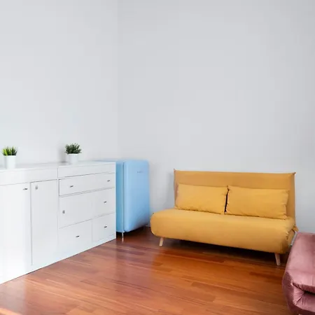 New! Lovely & Friendly In Center A *