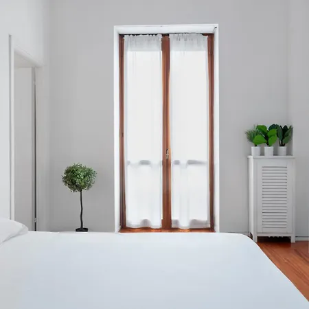 New! Lovely & Friendly In Center A *