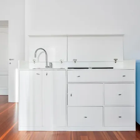 New! Lovely & Friendly In Center A *