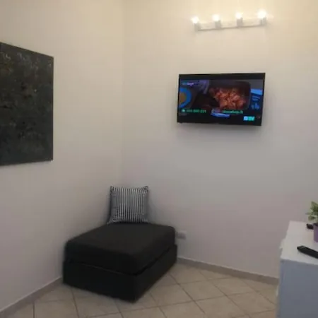 Bilocale Mansardato Zona Corso Buenos Aires Mm1-mm2 Lippi 2 Milano