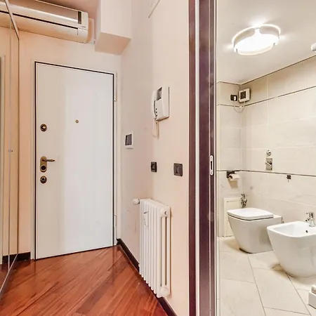 La Casa Di Frida Kahlo * ميلان