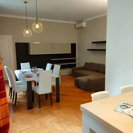 Apartment Esclusive & Elegant Loft, Duomo 10 Minutes