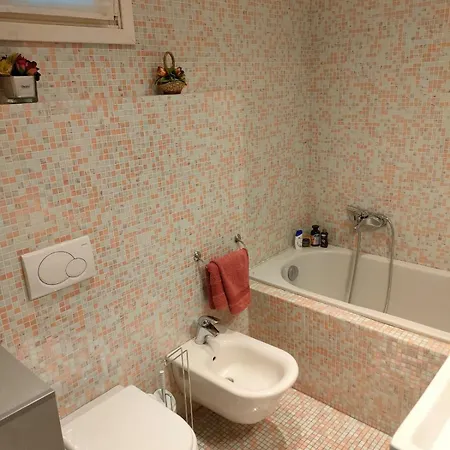 Esclusive & Elegant Loft, Duomo 10 Minutes דירה