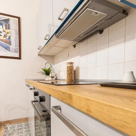 Design - Tricolore, Macedonio Melloni Apartment