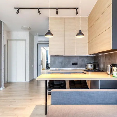 Designer Apartment, Warm, Spacious In Milano
