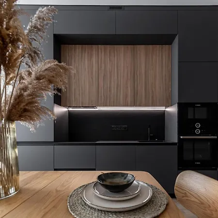 Designer Apartment, Warm, Spacious In Appartamento