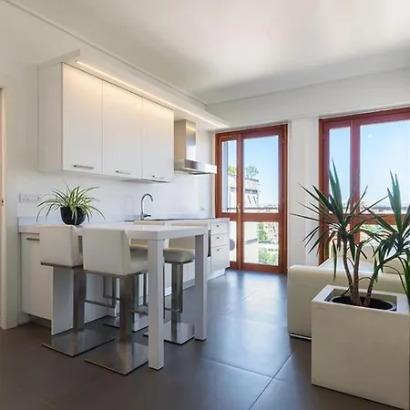Panoramic Apartment-hosted By Sweetstay Milaan