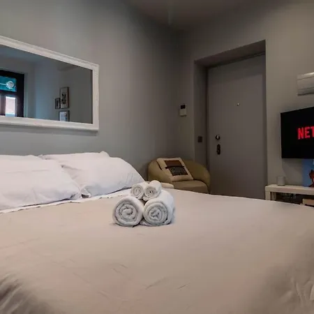 Design Experience Flat - 5 Min Loreto Apartman *