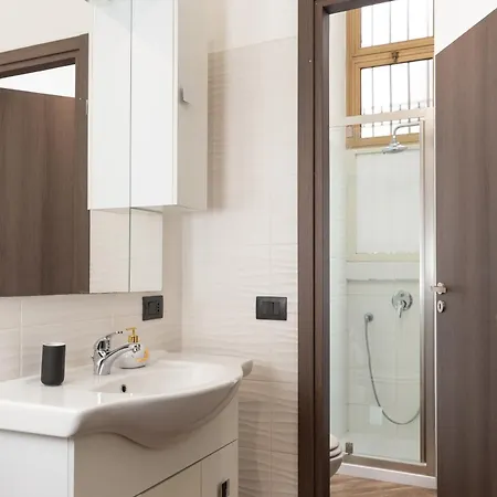 Watt House Апартаменты