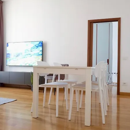 Apartament In Brera_65m²_a/c_self Check-in_smart Tv_kitchen