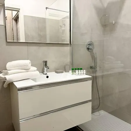 Apartment 100 Mt Da Stazione - Bilocale *