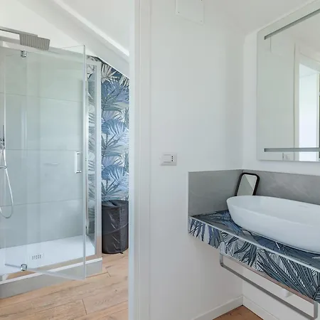 City Life - Modern Nearby M5 Domodossola Apartment Milan