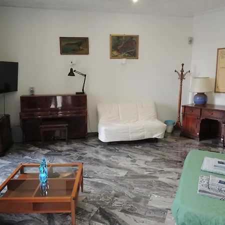 Nolo 4 11 Beds Apartment