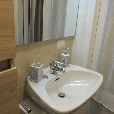 Nolo 4 11 Beds Apartment