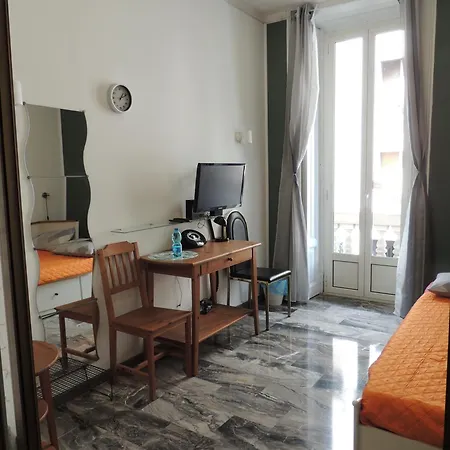 Nolo 4 11 Beds Apartment