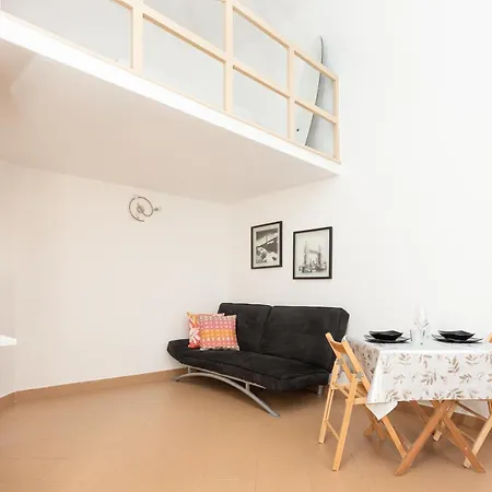 Cream Little - M1 - Center