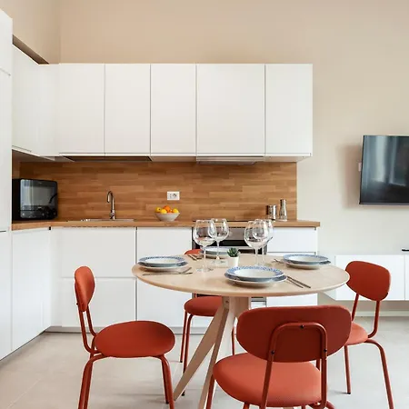 Giulio's Hideaway - Close To Station *