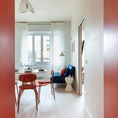 Giulio's Hideaway - Close To Station