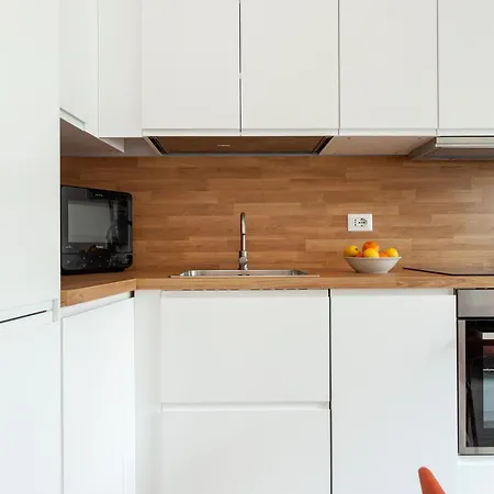 Apartment Giulio's Hideaway - Close To Station *