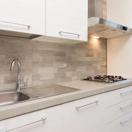 Appartement Nuovissimo Attico 17esimo Piano, 10 Posti Letto