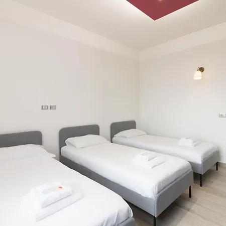 아파트 Nuovissimo Attico 17esimo Piano, 10 Posti Letto 밀라노