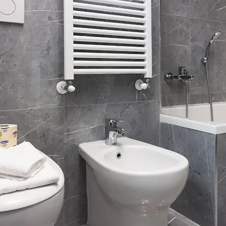 아파트 Nuovissimo Attico 17esimo Piano, 10 Posti Letto *