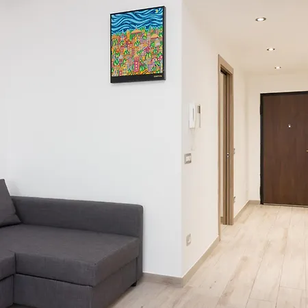 Nuovissimo Attico 17esimo Piano, 10 Posti Letto * 밀라노