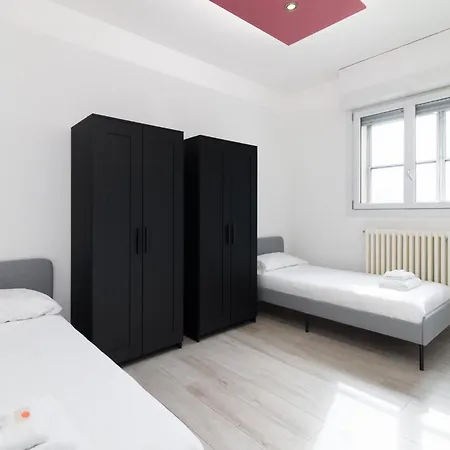 Apartment Nuovissimo Attico 17esimo Piano, 10 Posti Letto