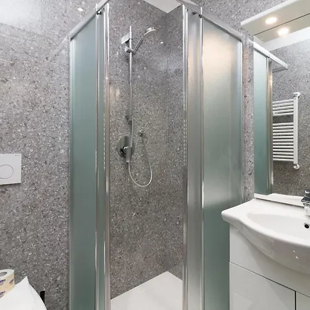 Nuovissimo Attico 17esimo Piano, 10 Posti Letto 아파트 밀라노