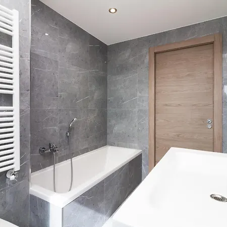 아파트 Nuovissimo Attico 17esimo Piano, 10 Posti Letto *