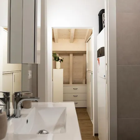 شقة Guinizzelli 4