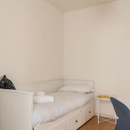 Youhosty - Savona 122 Milán