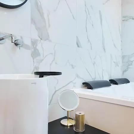 Attico Lussuoso Con Spa A 10 Min Dal Duomo Apartment *