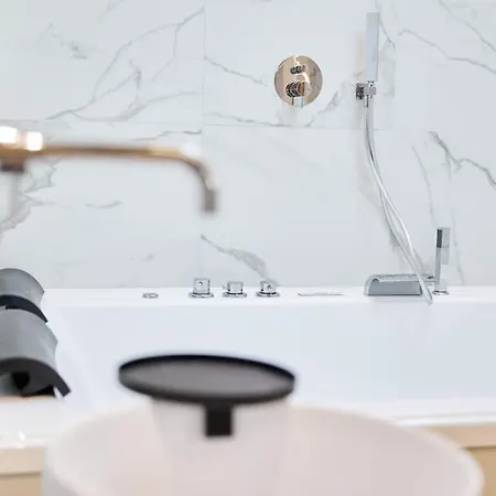 Attico Lussuoso Con Spa A 10 Min Dal Duomo