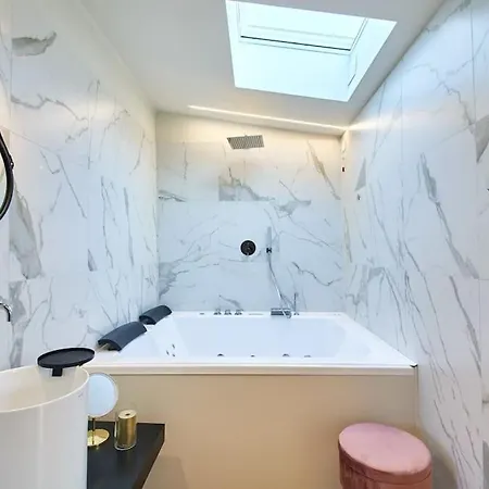 Attico Lussuoso Con Spa A 10 Min Dal Duomo Apartment *