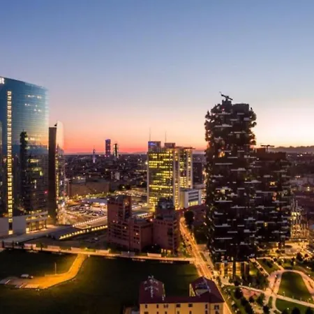 Attico Lussuoso Con Spa A 10 Min Dal Duomo Apartment *