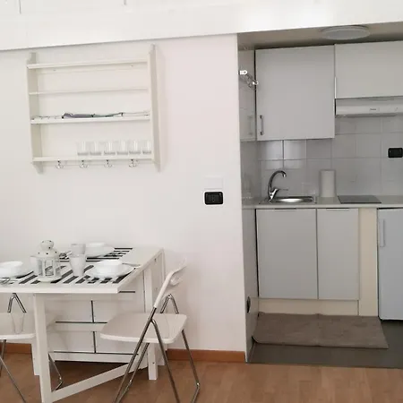 Monolocale Zona Loreto Mm1 Pasteur P1 Apartment Milan