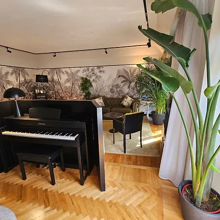 Exclusive Top Floor 2-bedroom Flat 밀라노