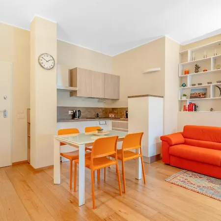 Easy Isola Apartment