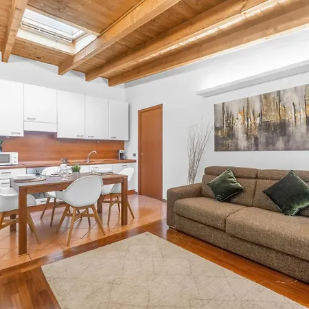 Tar5 -20 Minutes From Duomo- Design-elegant Apartment Milan