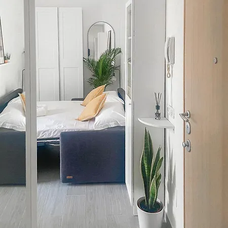 Apartment Xenia - Fashion Week Near Navigli Milan