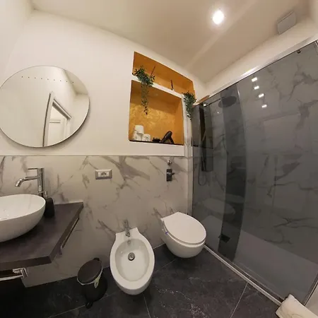 N&ghomesweethome Gogh Elegante E Confortevole *