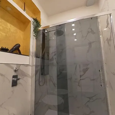 N&ghomesweethome Gogh Elegante E Confortevole Апартаменты