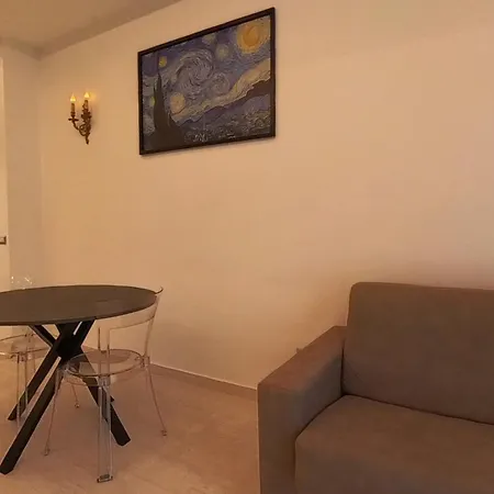 Апартаменты N&ghomesweethome Gogh Elegante E Confortevole *