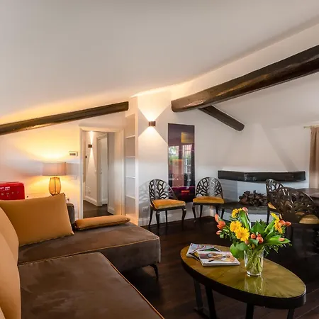 Allegroitalia Penthouse Montenapoleone * Milão