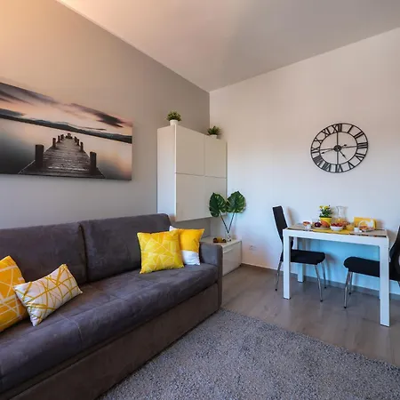 Xenia - Modern, Quiet And Cozy Appartamento Milano