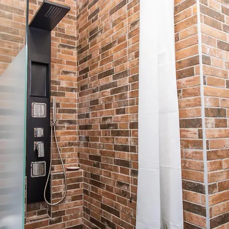 Accogliente A Pochi Passi Dalla Metro, San Siro E Con Aria Condizionata *