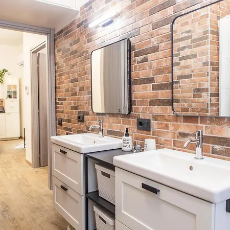 Lejlighed Accogliente A Pochi Passi Dalla Metro, San Siro E Con Aria Condizionata Milano